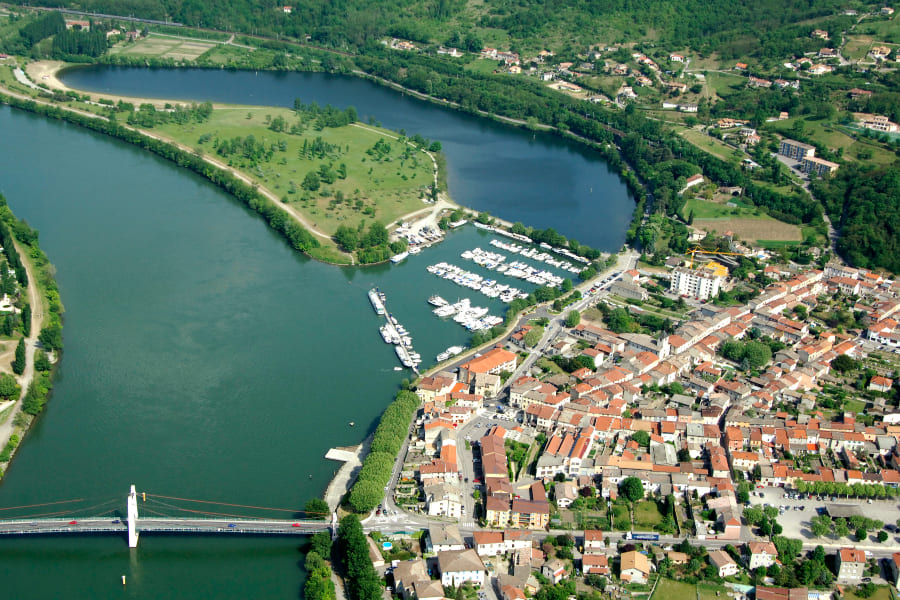 ville de les-roches-de-condrieu